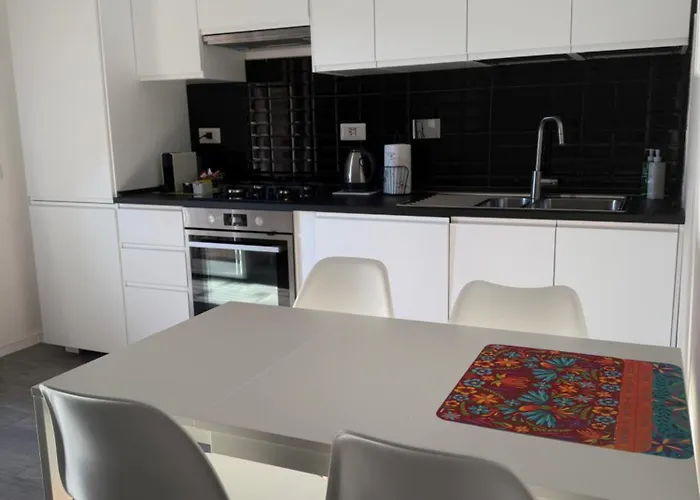 Tiburtina Flam Appartement *
